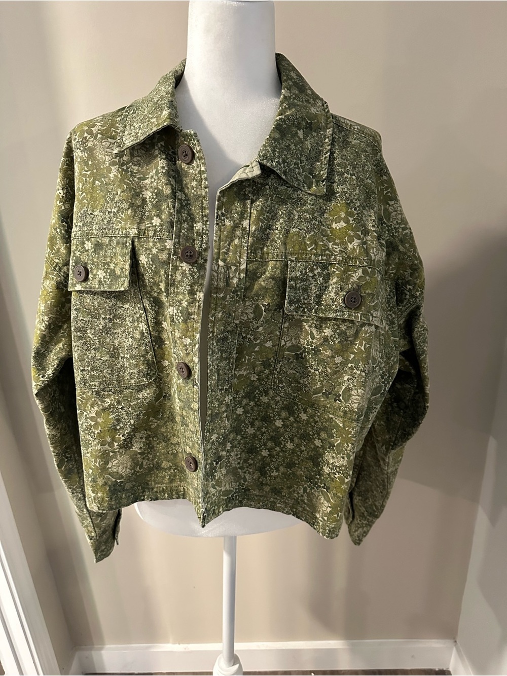 wild fable Olive Green Floral-Print Cropped Jean Jacket